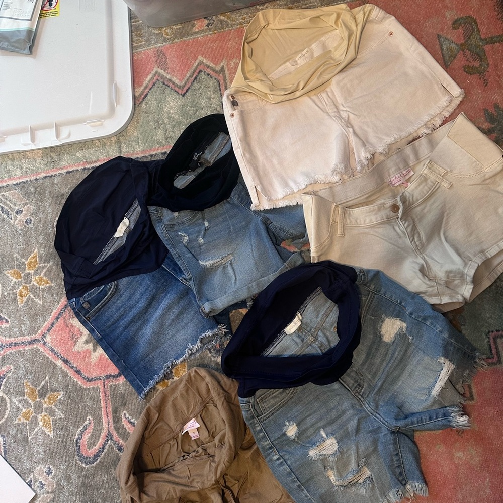 Maternity shorts